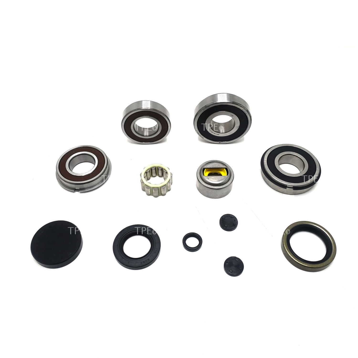 BMW.KB.05 This Bearing & Seal Kit contains the following Parts:

• 6 Bearings
• 3 Seals
• 3 Caps