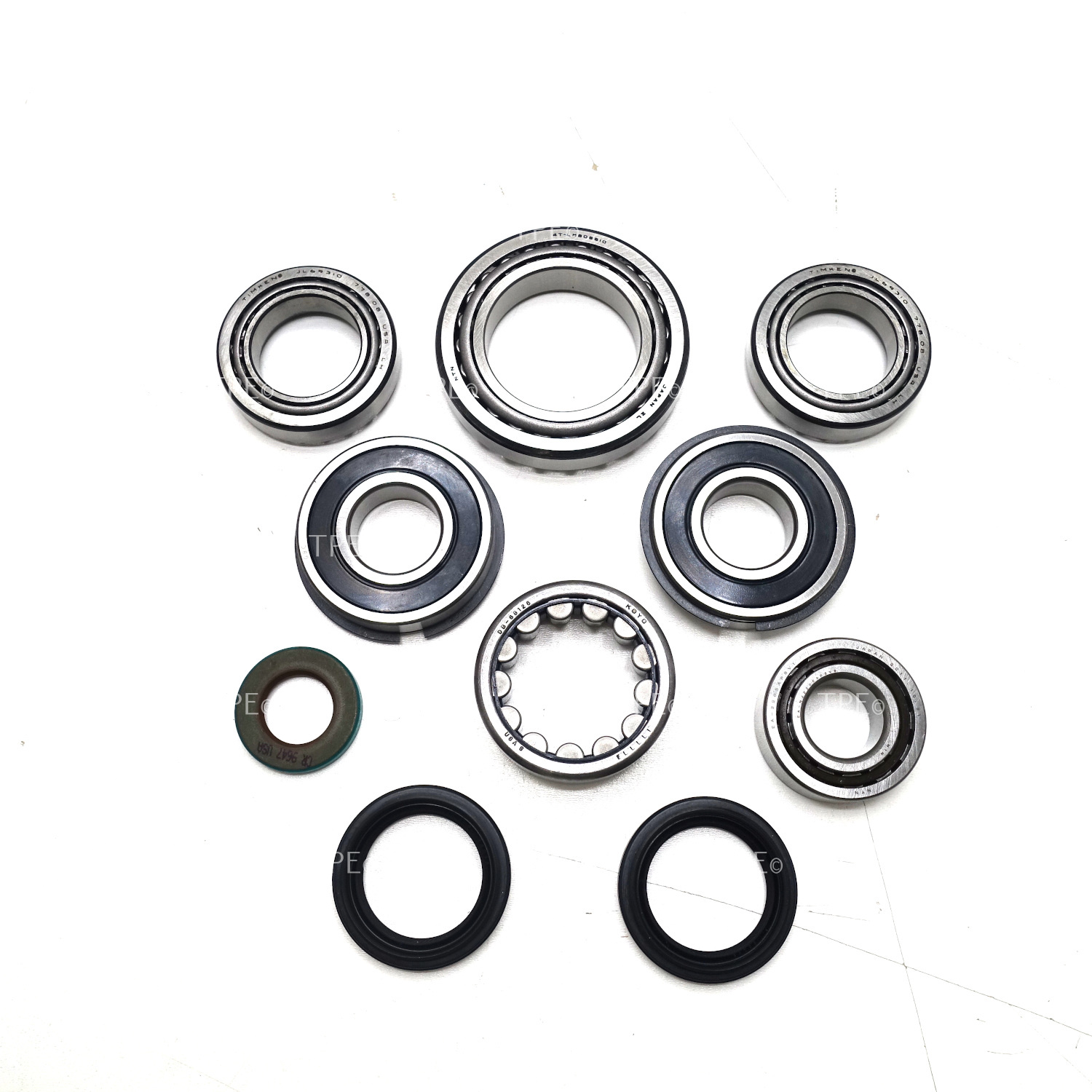 CH.KB.01 This Bearing & Seal Kit contains the following Parts:

• 7 Bearings
• 1 Input Seal
• 2 Differential Seals