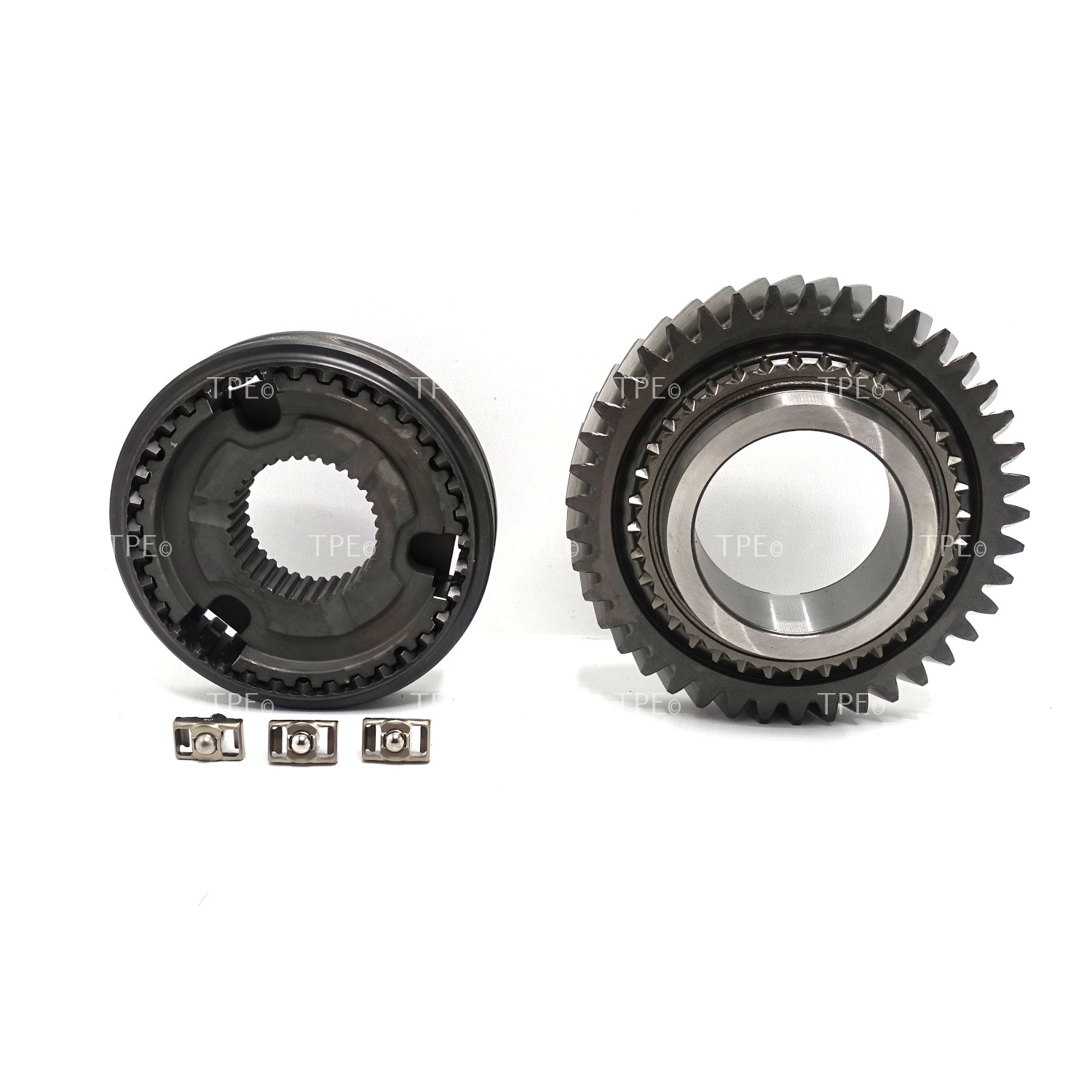 BMW.HP.178M Please check before ordering this reverse gear kit, first measure the diameter of the synchro cone from your old gear and make sure it is 57,5mm, if the old gear has a diameter of 58,7mm the Synchro ring from your gearbox will not fit this new gear. In that case please also order BMW.HP.18.