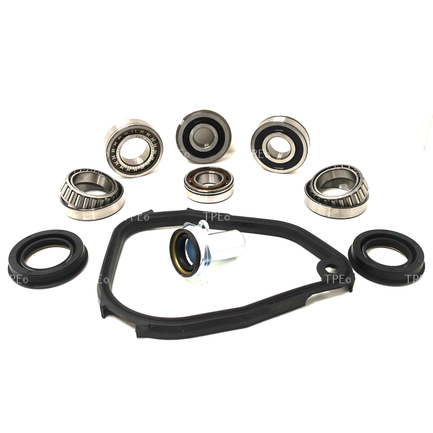 BMW.KB.01 This Bearing & Seal Kit contains the following Parts:

• 6 Bearings
• 1 Gasket
• 1 Input Shaft Nose Cone
• 2 Differential Seals