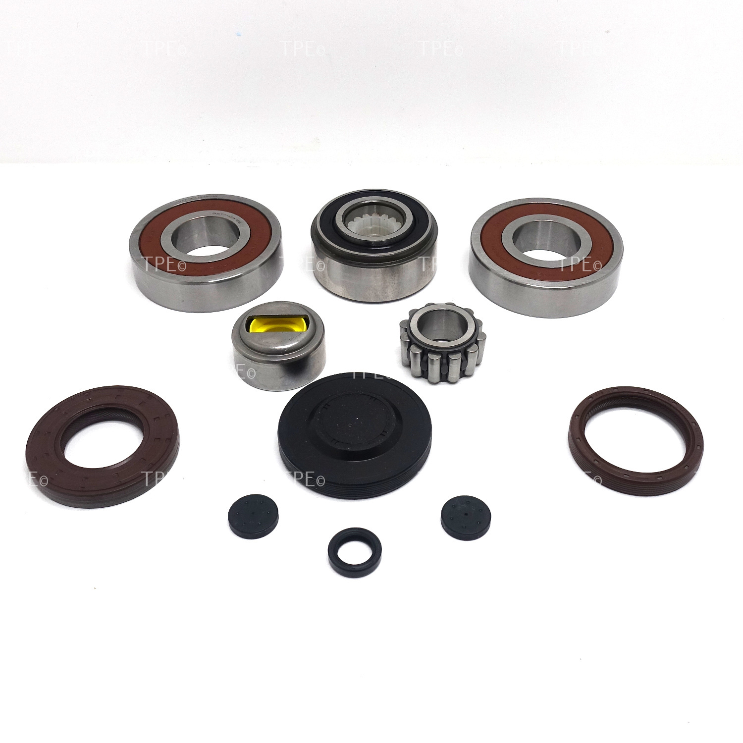 BMW.KB.14 This Bearing & Seal Kit contains the following Parts:

• 6 Bearings
• 3 Seals
• 2 Caps