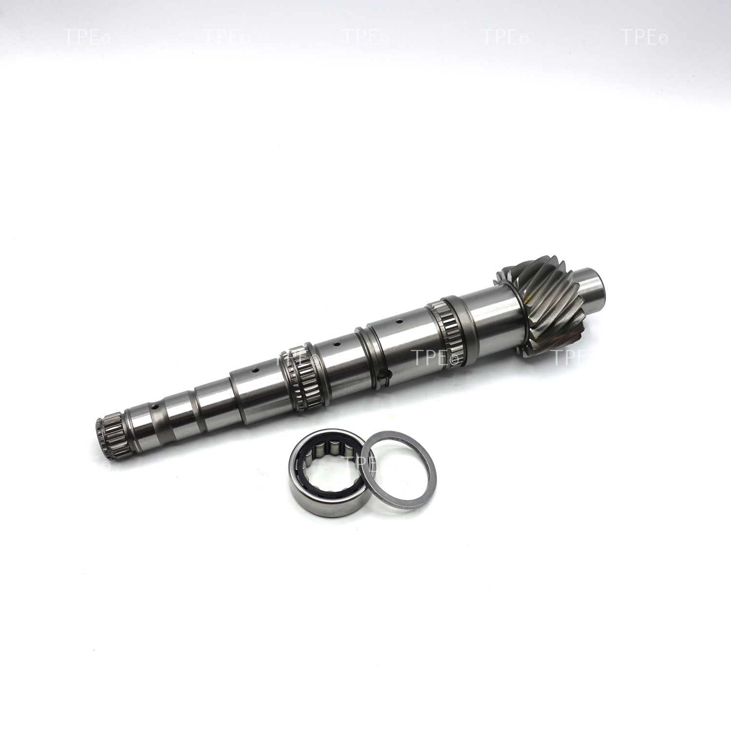 OP.KIT.19 Suitable for F17 transmission, used from 23-11-2002 until 10-08-2007.

This is a modification set wich contains a 27mm shaft & bearing to convert from 24mm to 27mm.

Compatible with OE number: 55557085.